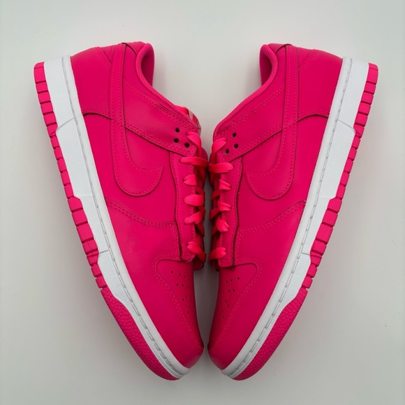 Women’s Nike Dunk Low Sneaker Hyper Pink Lifestyle Shoes. - Picture 4 of 7